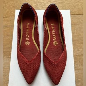 Rothy’s pointed flat in Cooper and size 7